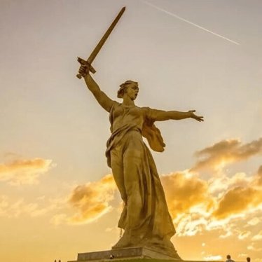 Мод "Motherland Calls with loyality" для Workers & Resources: Soviet Republic